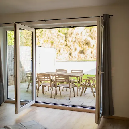 Hugos Design House Am Waldrand - Ruhig & Modern