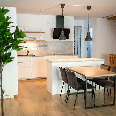 Hugos Design House Am Waldrand - Ruhig & Modern Apartman *